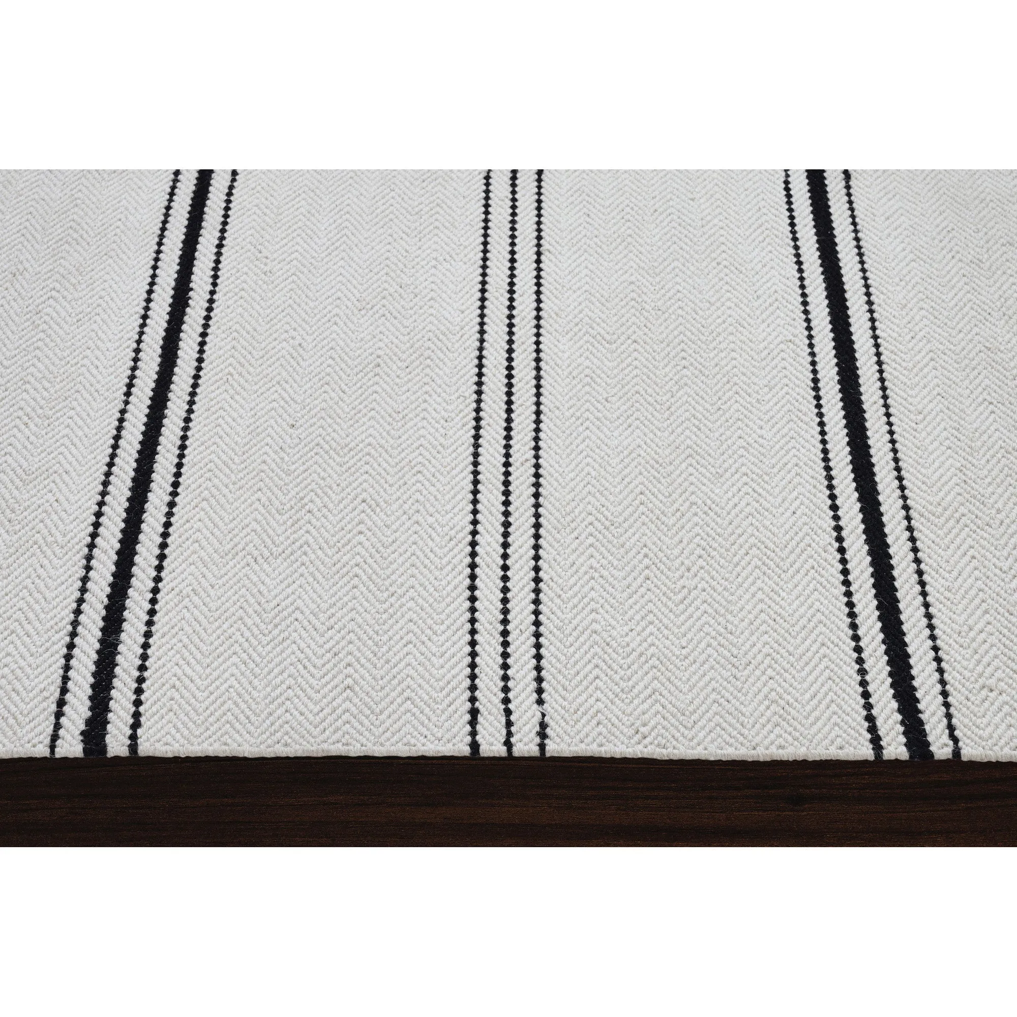 Alice Rug | Ivory/Black