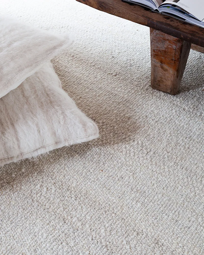 Awanay Crudo White Wool Rug