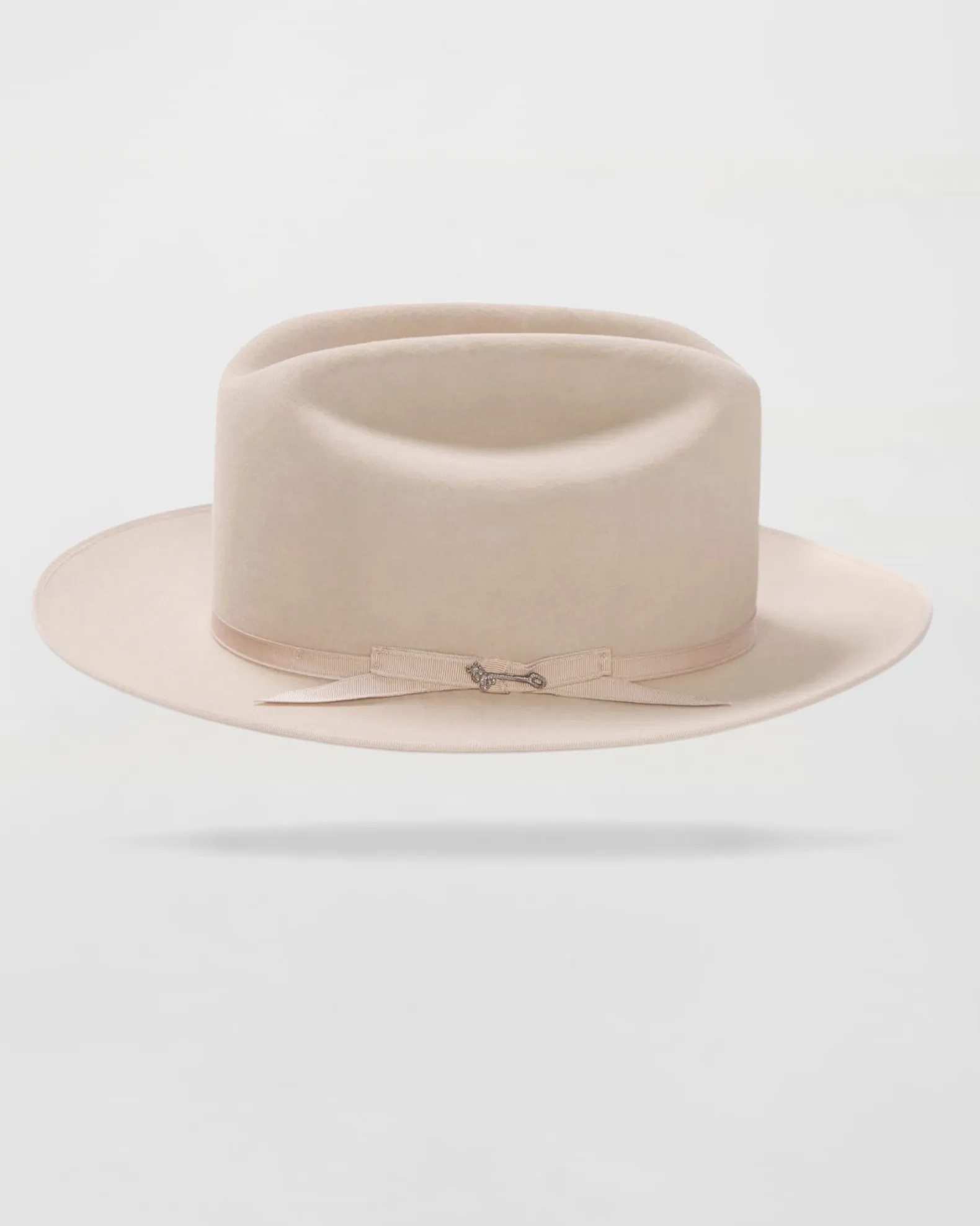 Classic Charm Felt Outdoor Hat in Fawn