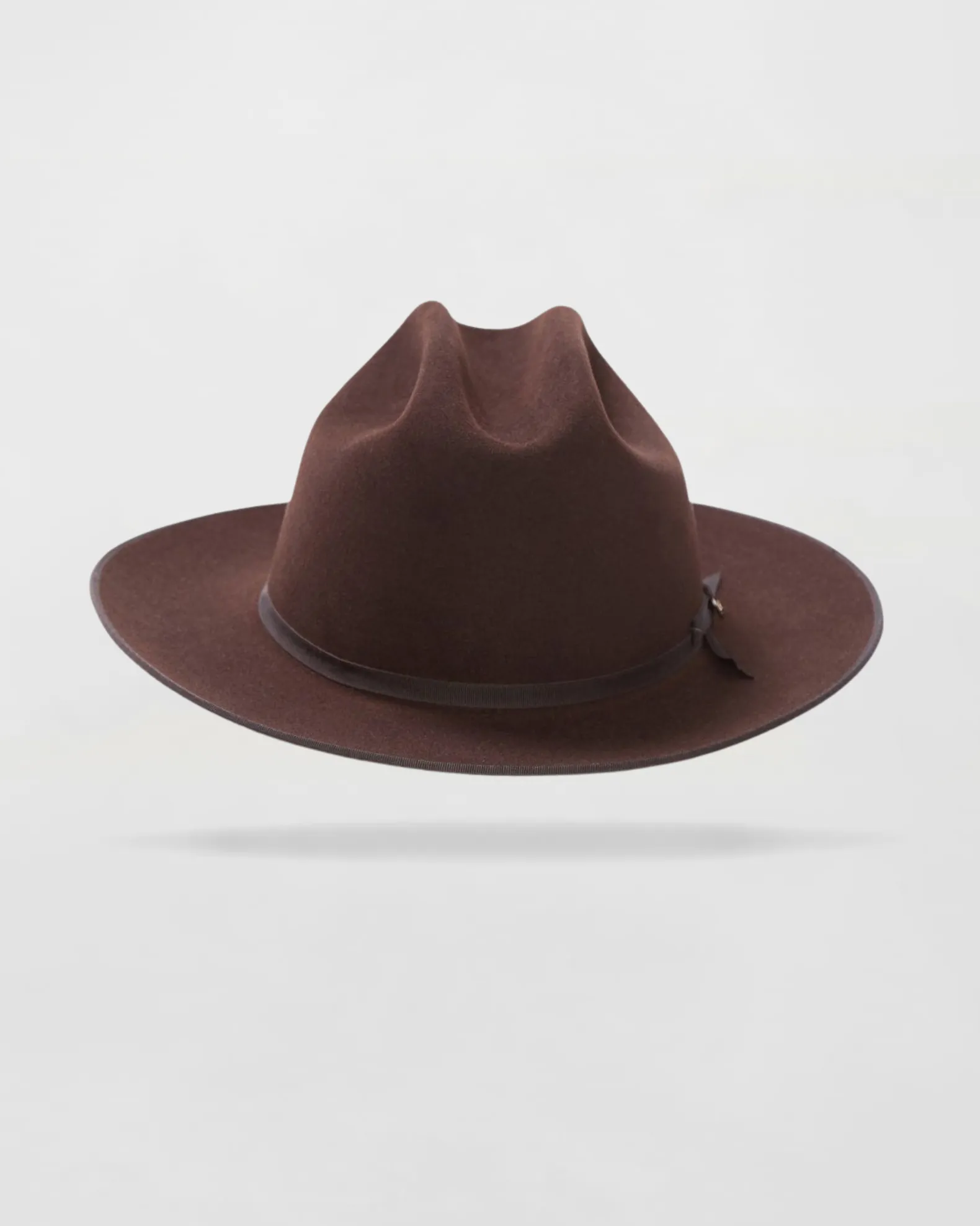 Classic Charm Felt Outdoor Hat in Fawn