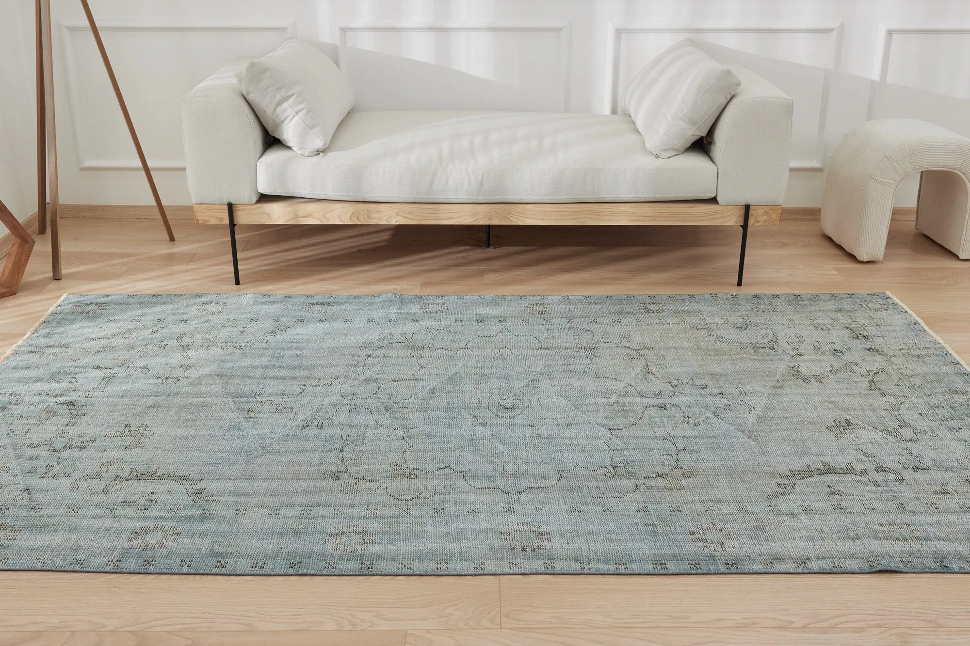 Rainbeau - Vintage Turkish Area Rug