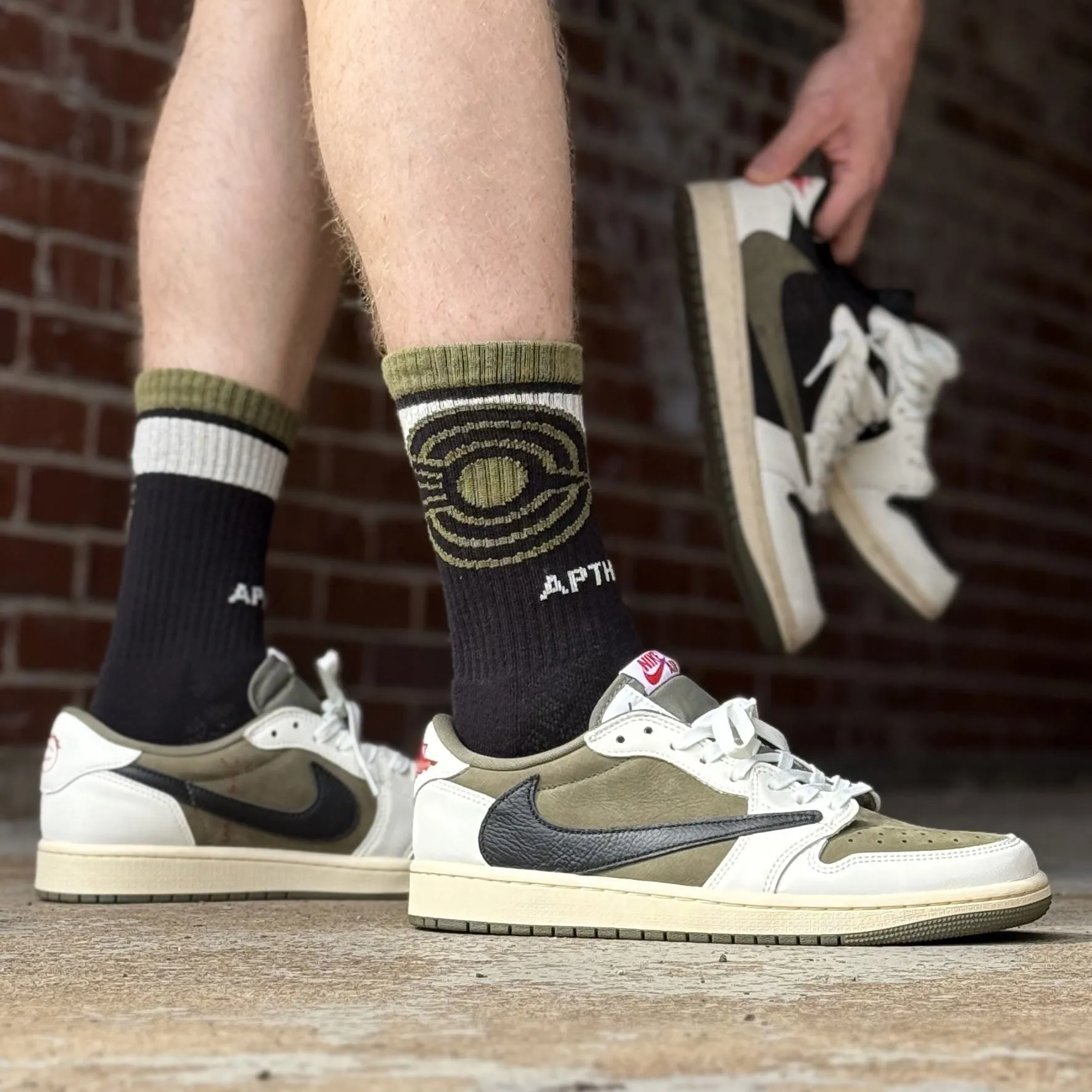 SNKR - TS Olive 1