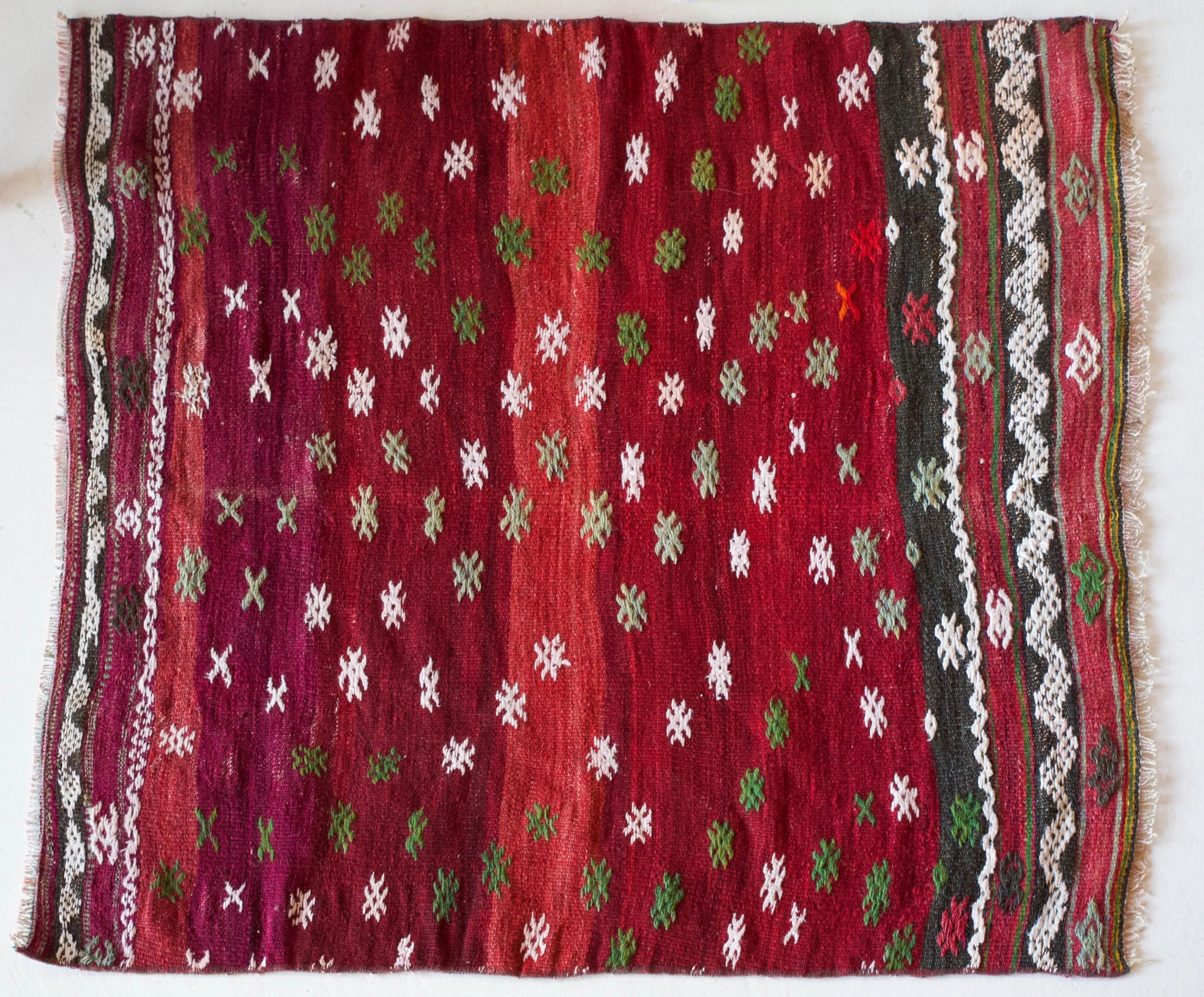 Vintage Mini Turkish Kilim Rug 2'8"x3'